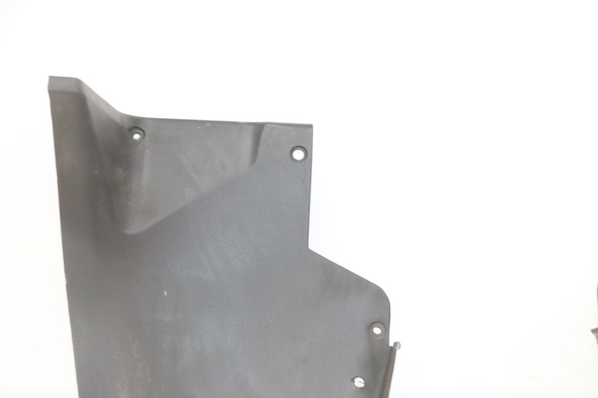 photo de JONCTION CARENAGE AVANT INF PIAGGIO MP3 LT 300 (2010 - 2016)