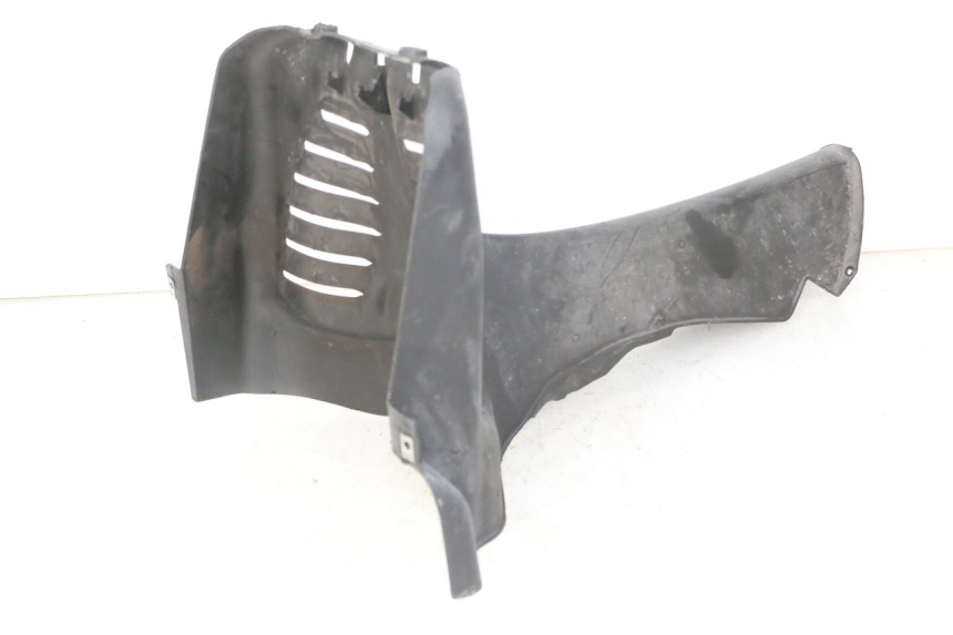 photo de JONCTION CARENAGE AVANT INF PIAGGIO MP3 500 (2011 - 2015)