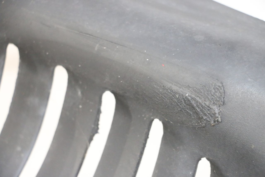 photo de JONCTION CARENAGE AVANT INF PIAGGIO MP3 500 (2011 - 2015)