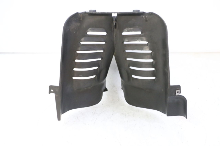 photo de JONCTION CARENAGE AVANT INF PIAGGIO MP3 RL 250 (2007 - 2010)