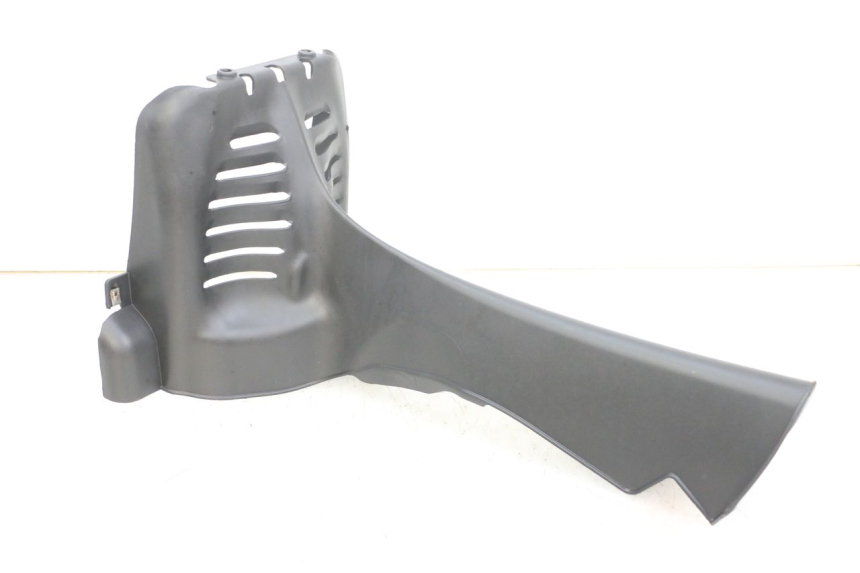 photo de JONCTION CARENAGE AVANT INF PIAGGIO MP3 RL 250 (2007 - 2010) - Vue principale