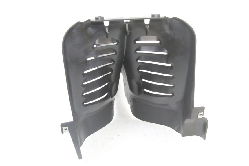 photo de JONCTION CARENAGE AVANT INF PIAGGIO MP3 500 (2014 - 2016)