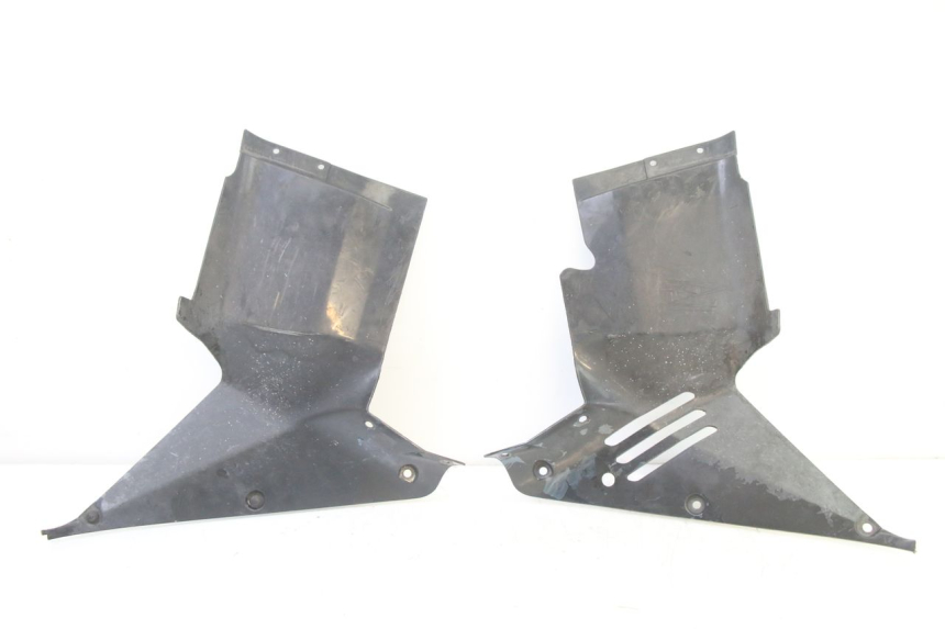 photo de JONCTION CARENAGE AVANT INF HONDA ST PAN EUROPEAN 1300 (2002 - 2013)