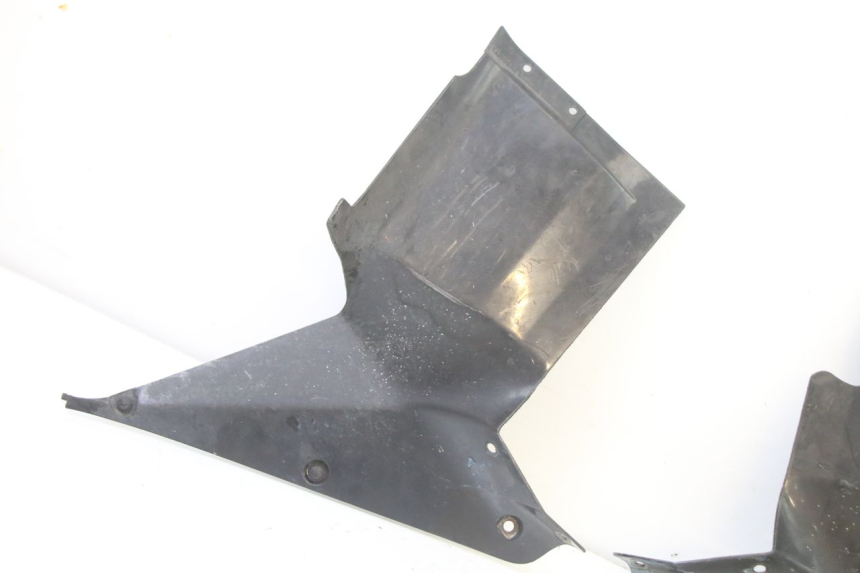 photo de JONCTION CARENAGE AVANT INF HONDA ST PAN EUROPEAN 1300 (2002 - 2013)