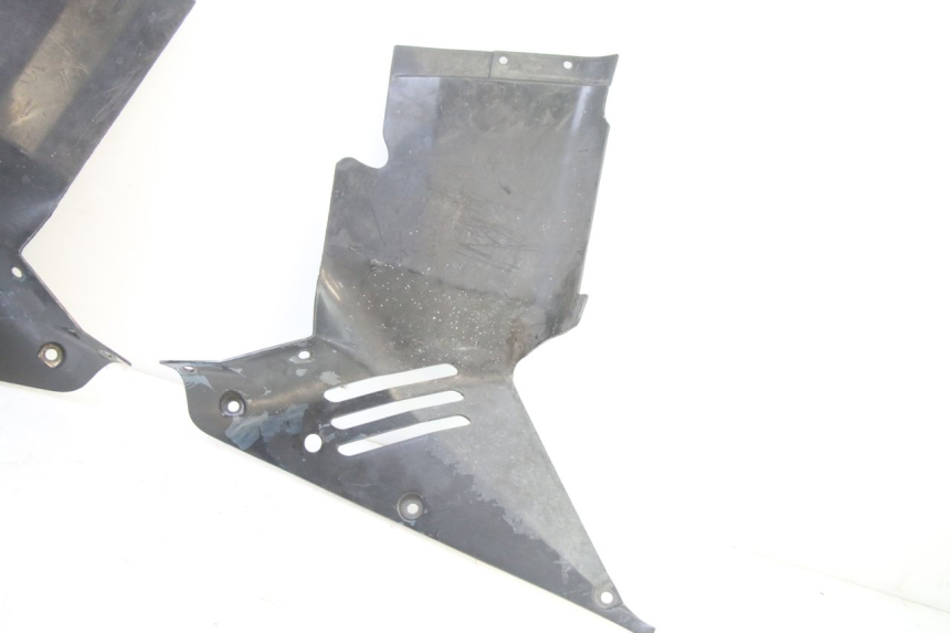 photo de JONCTION CARENAGE AVANT INF HONDA ST PAN EUROPEAN 1300 (2002 - 2013)