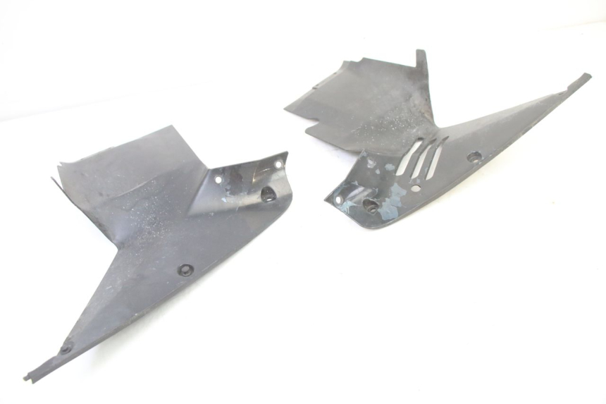 photo de JONCTION CARENAGE AVANT INF HONDA ST PAN EUROPEAN 1300 (2002 - 2013)