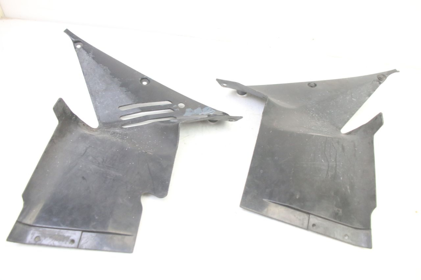 photo de JONCTION CARENAGE AVANT INF HONDA ST PAN EUROPEAN 1300 (2002 - 2013)