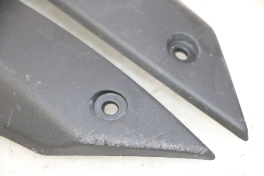 photo de JONCTION CARENAGE AVANT INF PEUGEOT STREETZONE I NAKED 2T 50 (2018 - 2020)