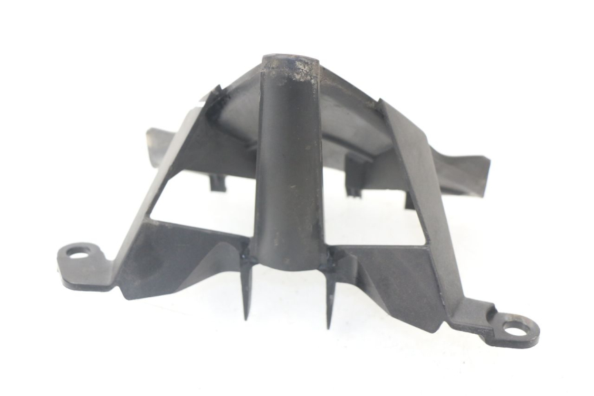 photo de JONCTION CARENAGE AVANT INF YAMAHA XMAX X-MAX ABS 125 (2014 - 2016) - Gros plan technique