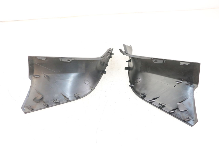 photo de JONCTION CARENAGE AVANT INF YAMAHA XMAX X-MAX ABS 125 (2017 - 2020)