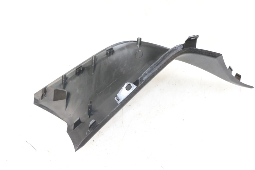 photo de JONCTION CARENAGE AVANT INF YAMAHA XMAX X-MAX ABS 125 (2017 - 2020)