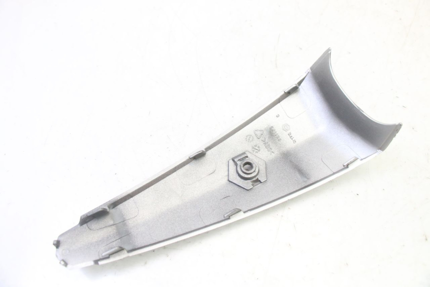 photo de JONCTION CARENAGE AVANT PIAGGIO LIBERTY 4T 50 (2009 - 2015)