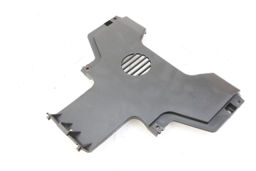 photo de JONCTION CARENAGE AVANT PIAGGIO MP3 500 (2014 - 2016)