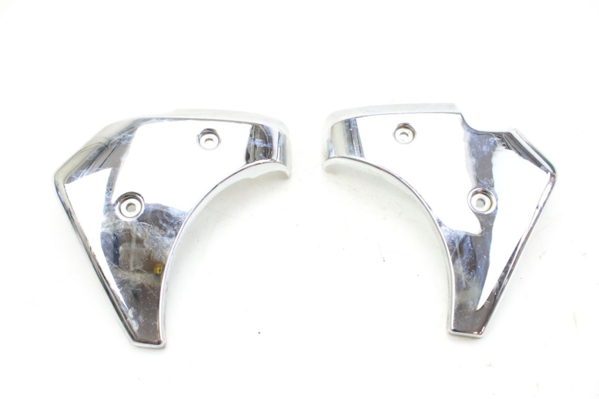 photo de JONCTION CARENAGE AVANT SUP SYM HUSKY 125 (1999 - 2005)