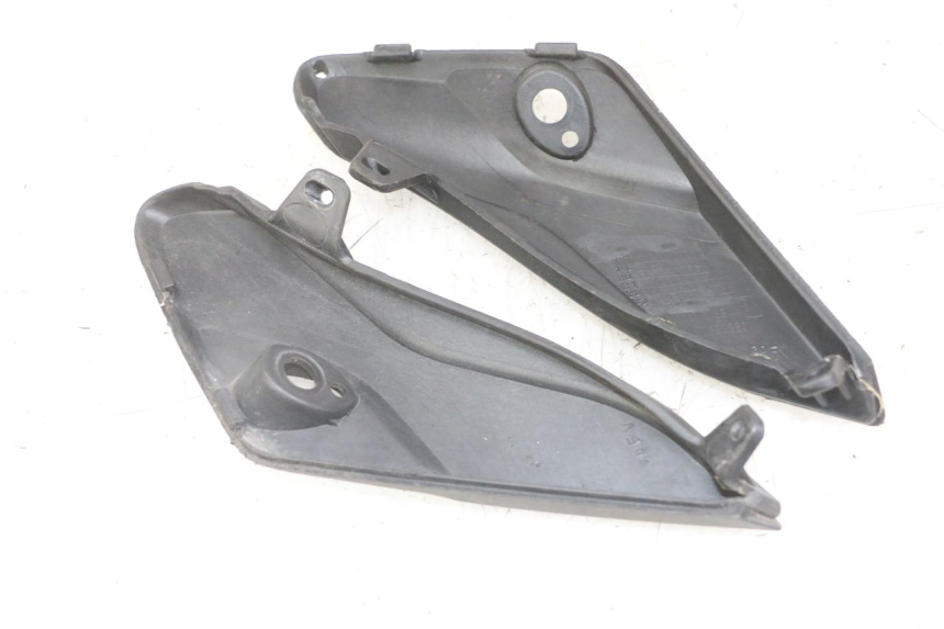 photo de JONCTION CARENAGE AVANT SUP PIAGGIO IE MP3 YOURBAN 300 (2011 - 2016)