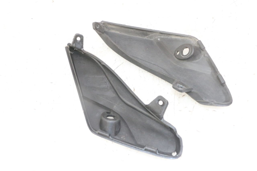 photo de JONCTION CARENAGE AVANT SUP PIAGGIO IE MP3 YOURBAN 300 (2011 - 2016)