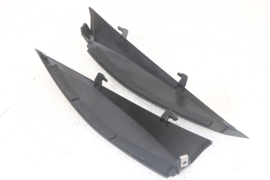 photo de JONCTION CARENAGE AVANT SUP PIAGGIO MP3 HPE 300 (2019 - 2026) - Autre angle de vue