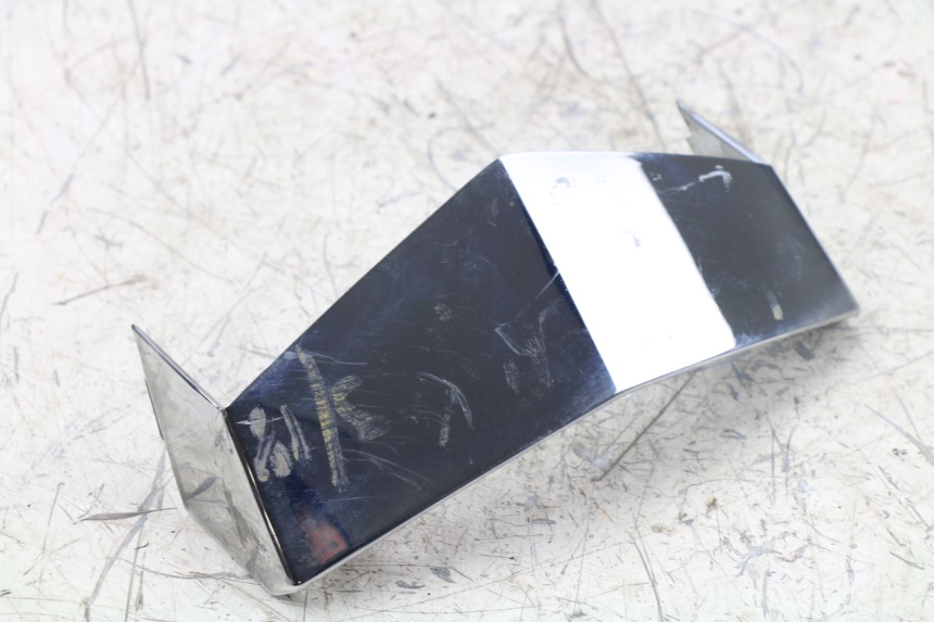 photo de JONCTION CARENAGE AVANT SUP PEUGEOT VIVACITY 125 (2010 - 2017)