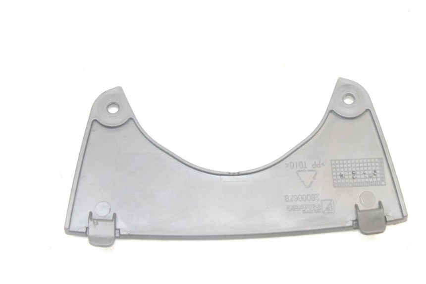 photo de JONCTION CARENAGE AVANT SUP PIAGGIO MP3 500 (2014 - 2016)