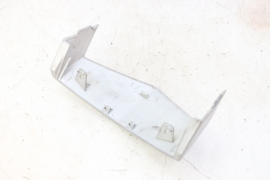 photo de JONCTION CARENAGE AVANT SUP PEUGEOT VIVACITY NEW 4T 50 (2008 - 2017)