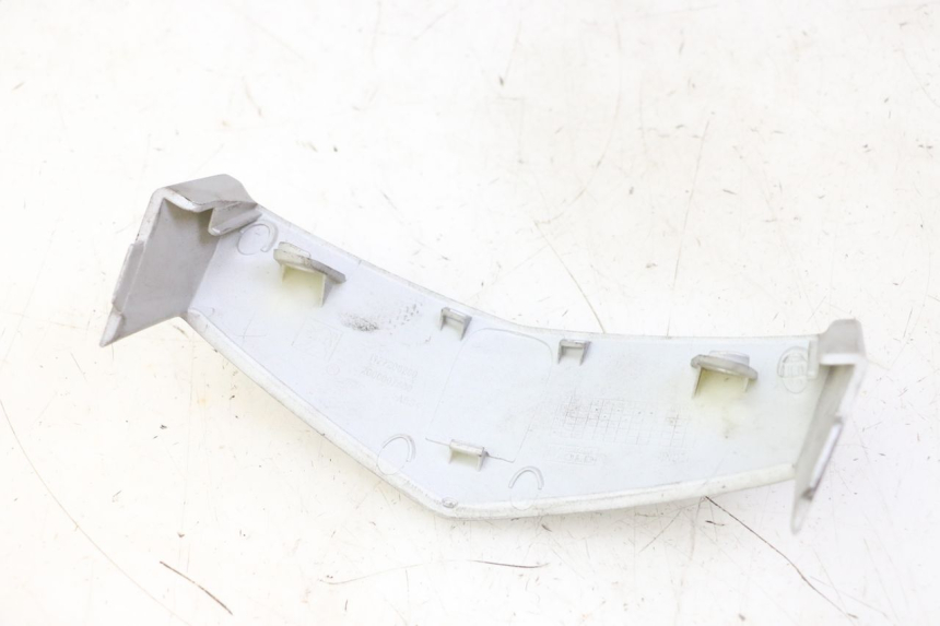 photo de JONCTION CARENAGE AVANT SUP PEUGEOT VIVACITY NEW 4T 50 (2008 - 2017)