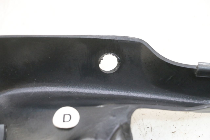 photo de JONCTION CARENAGE AVANT SUP YAMAHA XJ6 ABS 600 (2008 - 2016)