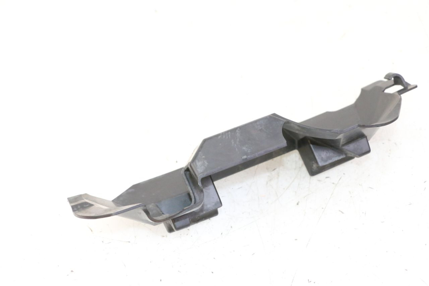 photo de JONCTION CARENAGE AVANT SUZUKI SV S 650 (2003 - 2009)