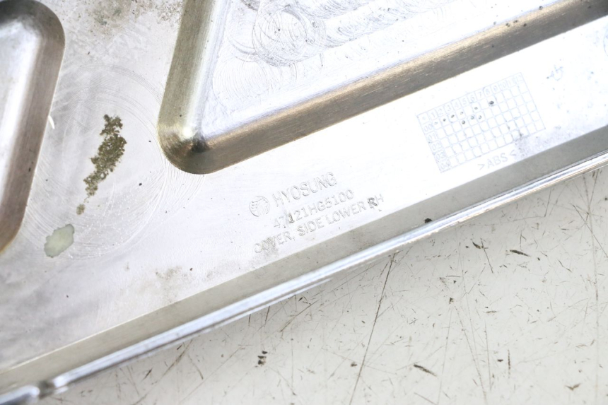 photo de JONCTION MARCHE PIED DROIT HYOSUNG GV AQUILA 125 (2000 - 2004)