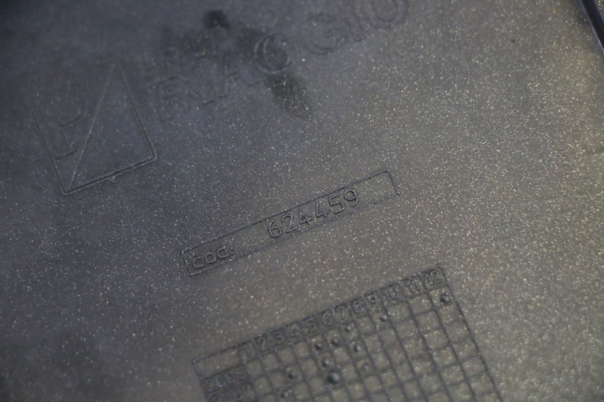 photo de JONCTION MARCHE PIED DROIT PIAGGIO MP3 RL 250 (2007 - 2010) - Points de fixation