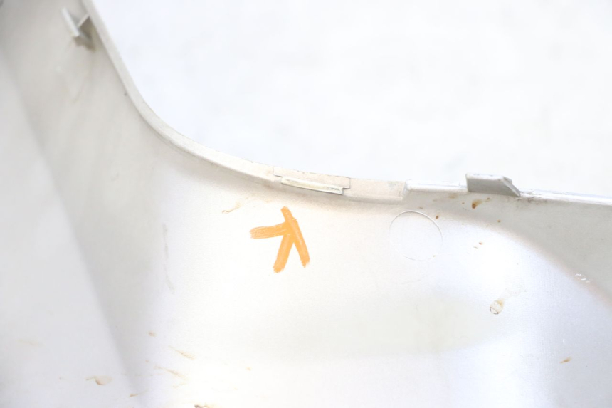 photo de JONCTION MARCHE PIED GAUCHE YAMAHA XMAX X-MAX 125 (2006 - 2009) - Marquages et références