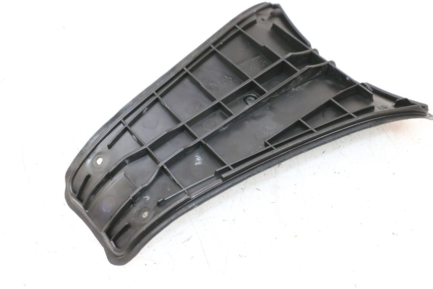 photo de JONCTION MARCHE PIED PIAGGIO VESPA GTS SUPER IE 125 (2009 - 2016) - Autre angle de vue