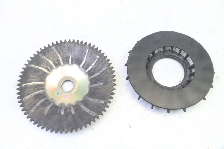 photo de JOUE FIXE PIAGGIO FLY 4T 50 (2013 - 2017) - Vue principale