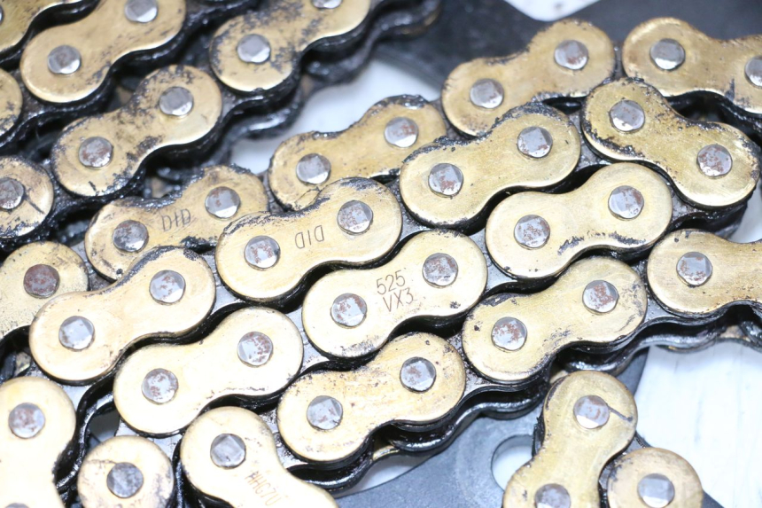 photo de KIT CHAINE SUZUKI SV S 650 (2003 - 2009)