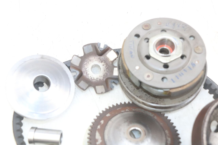 photo de KIT EMBRAYAGE VARIATEUR KYMCO AGILITY 4T 50 (2005 - 2018)