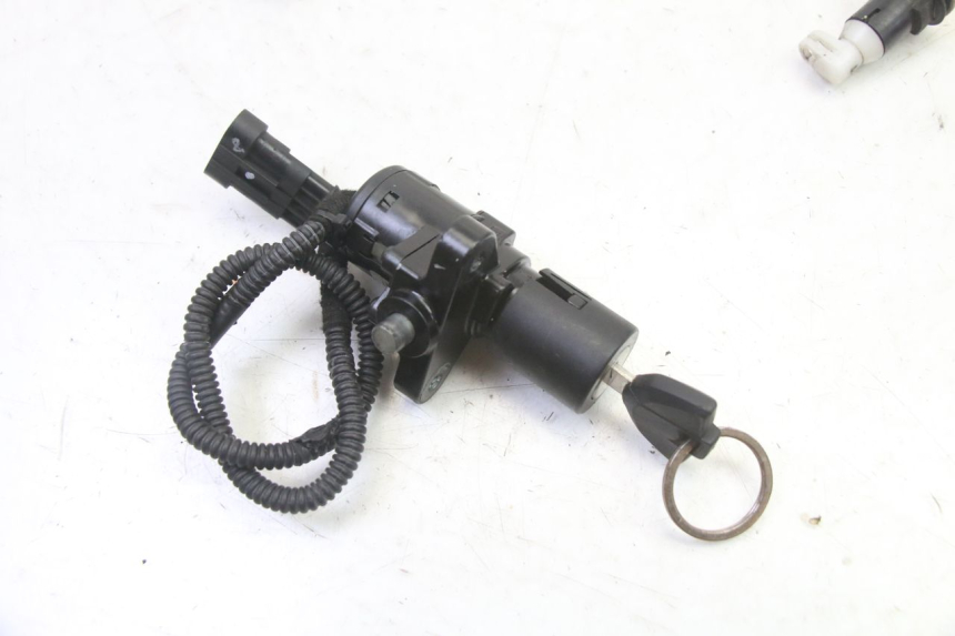 photo de KIT SERRURE CLE CDI NEIMAN BMW G310 R 310 (2016 - 2020)