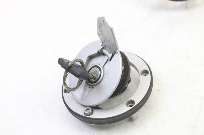 photo de KIT SERRURE CLE CDI NEIMAN BMW G310 R 310 (2016 - 2020)