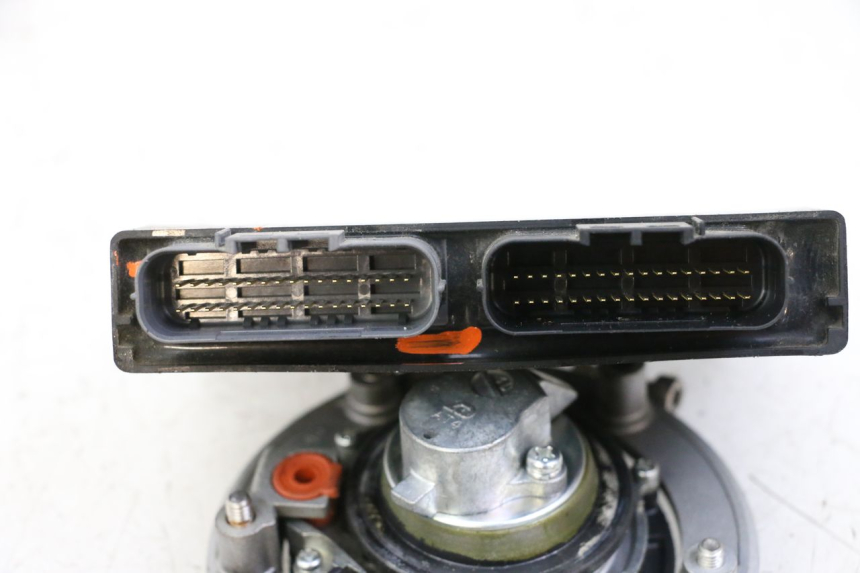 photo de KIT SERRURE CLE CDI NEIMAN SUZUKI GSR 750 (2011 - 2017)