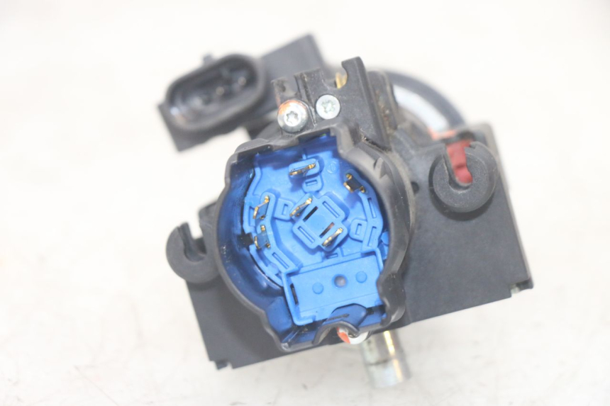 photo de KIT SERRURE CLE CDI NEIMAN PIAGGIO MP3 HPE 300 (2019 - 2026) - Focus structure