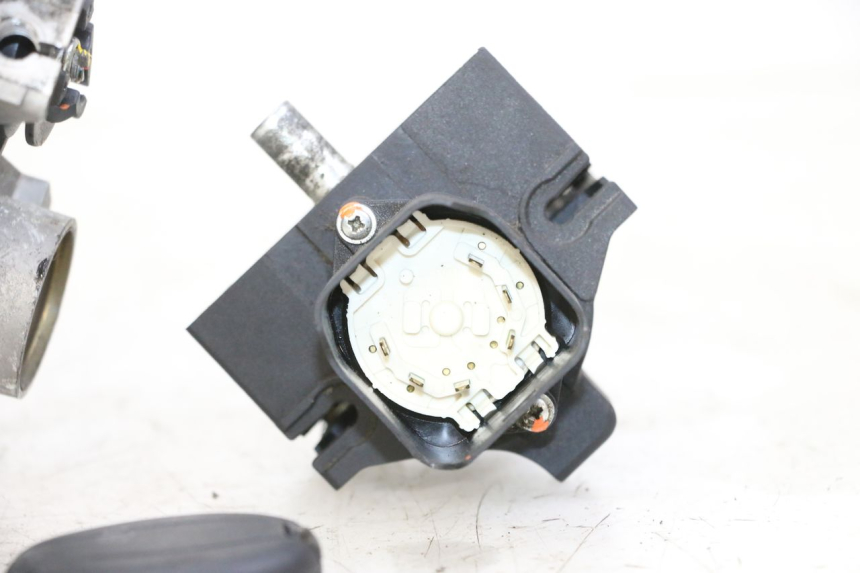 photo de KIT SERRURE CLE CDI NEIMAN PIAGGIO MP3 500 (2014 - 2016)