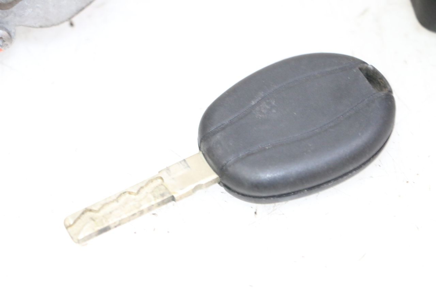 photo de KIT SERRURE CLE CDI NEIMAN PIAGGIO MP3 500 (2014 - 2016)