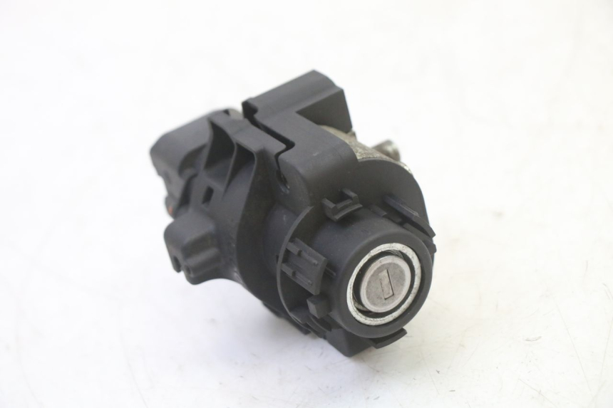 photo de KIT SERRURE CLE CDI NEIMAN PIAGGIO MP3 RL 250 (2007 - 2010)