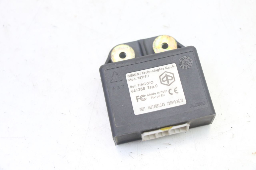 photo de KIT SERRURE CLE CDI NEIMAN PIAGGIO MP3 RL 250 (2007 - 2010)