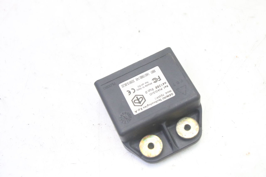 photo de KIT SERRURE CLE CDI NEIMAN PIAGGIO MP3 RL 250 (2007 - 2010)