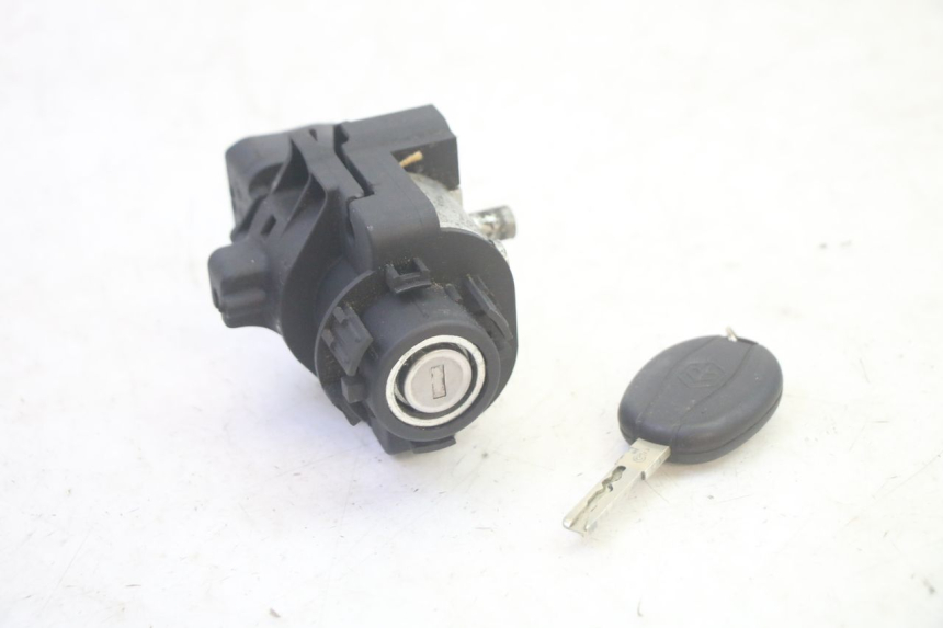 photo de KIT SERRURE CLE CDI NEIMAN PIAGGIO MP3 500 (2016 - 2018) - Vue d’ensemble