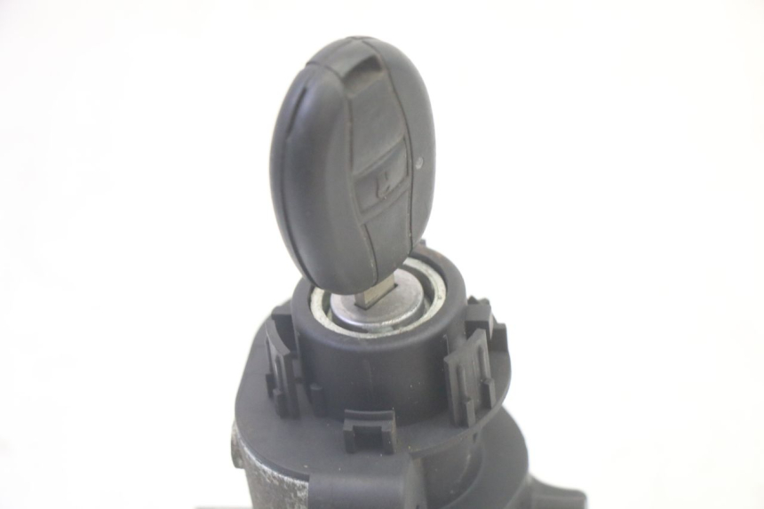 photo de KIT SERRURE CLE CDI NEIMAN PIAGGIO MP3 RL 250 (2007 - 2010) - Zoom composants