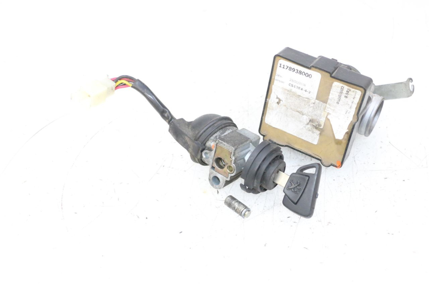 photo de KIT SERRURE CLE CDI NEIMAN PEUGEOT SATELIS 125 (2013 - 2018) - Angle alternatif