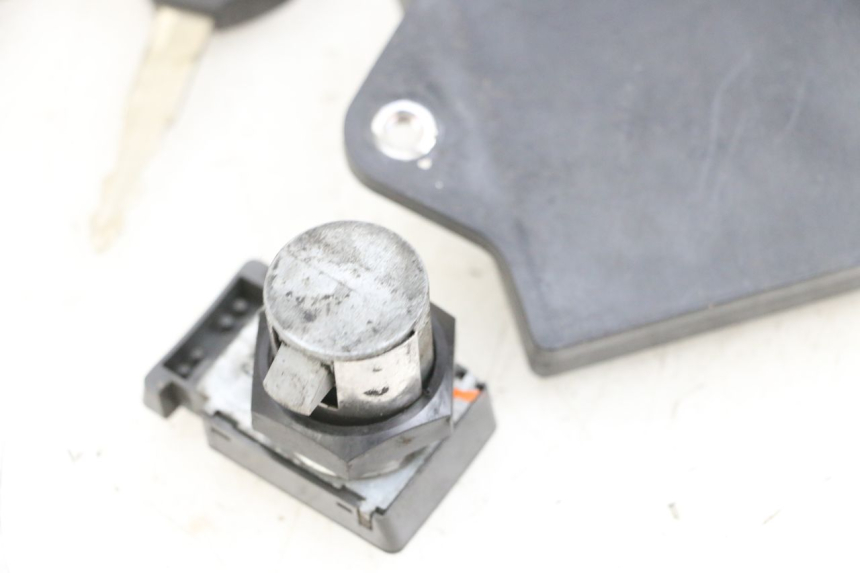 photo de KIT SERRURE CLE CDI NEIMAN YAMAHA X-MAX XMAX 125 (2010 - 2014)