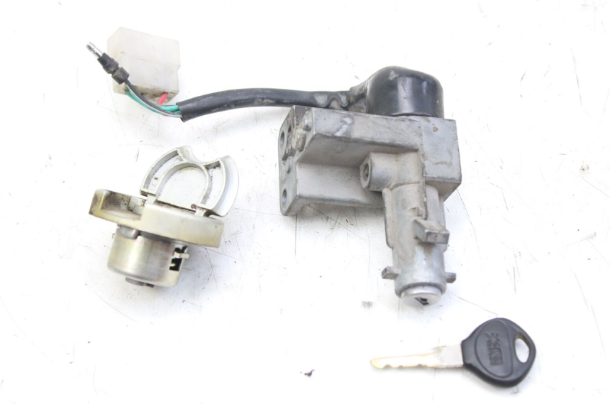 photo de KIT SERRURE CLE NEIMAN KYMCO AGILITY 4T 50 (2005 - 2018)