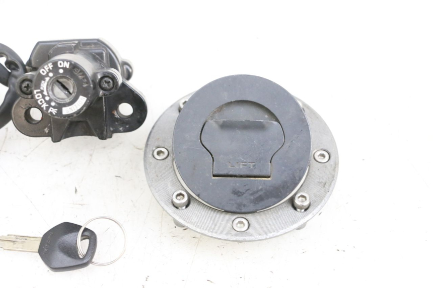 photo de KIT SERRURE CLE NEIMAN SUZUKI GSF N BANDIT 600 (1996 - 1999) - État de surface