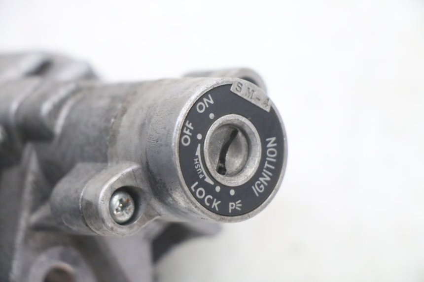 photo de KIT SERRURE CLE NEIMAN SUZUKI GSF S BANDIT 600 (2000 - 2004) - Autre angle de vue